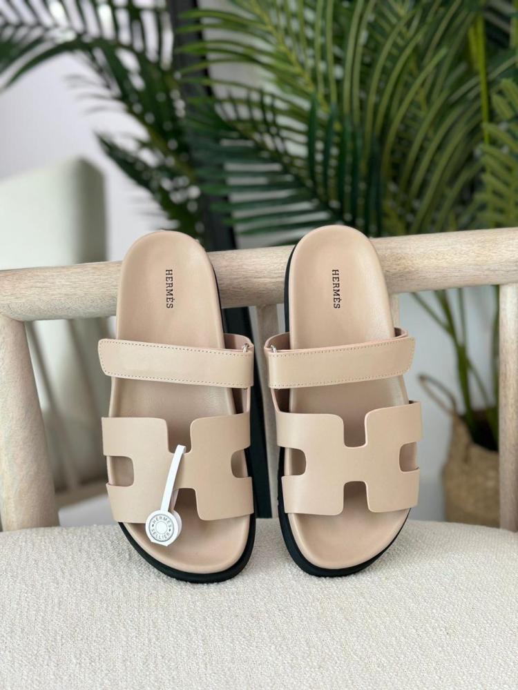 Hermes Shayber Men's Smooth Leather Sandal in Beige