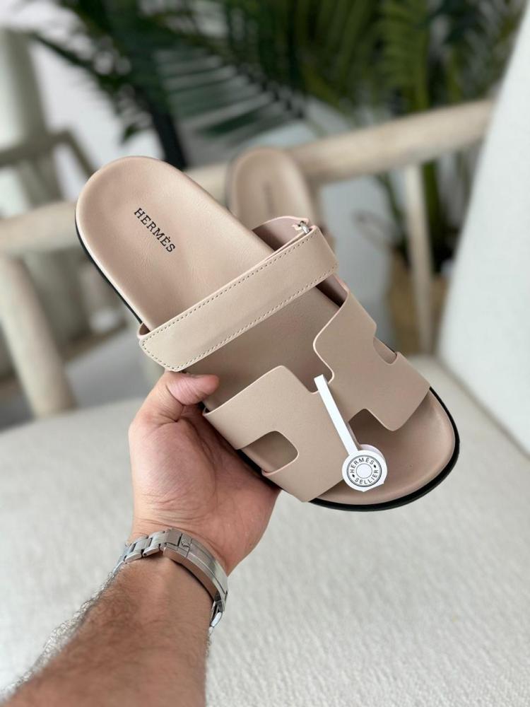 Hermes Shayber Men's Smooth Leather Sandal in Beige - Image 3